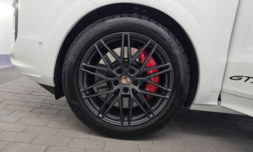 Porsche Cayenne 4.0 GTS Coupe, 2025