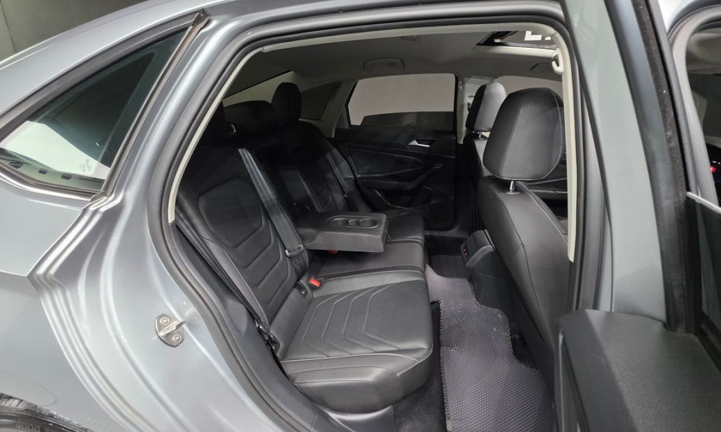 Volkswagen Jetta 1.4 TSI Prestige, 2021