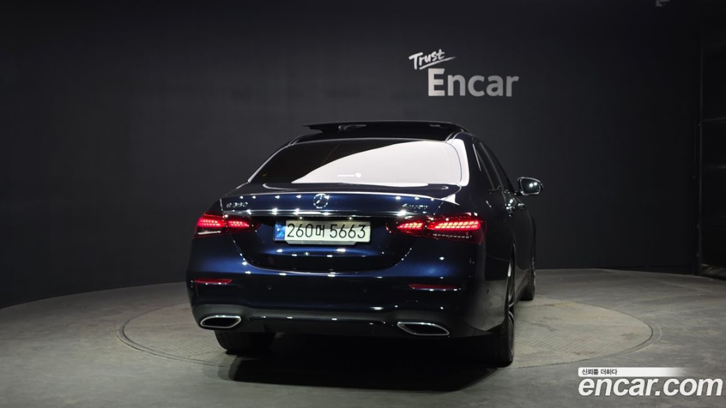 Mercedes-Benz E-Class E350 4MATIC AMG Line, 2023