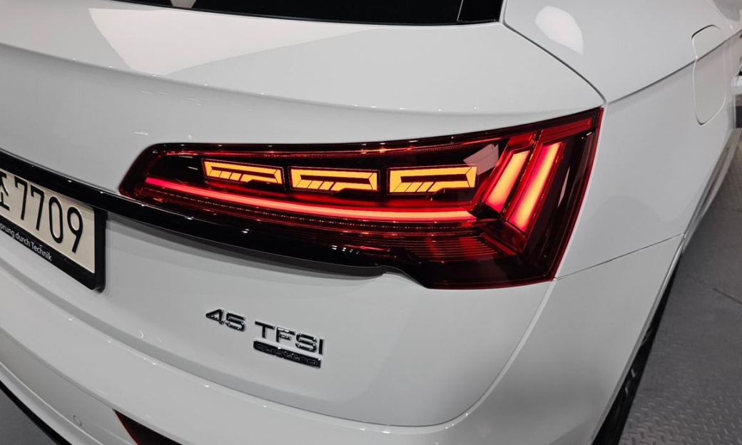 Audi Q5 45 TFSI Quattro Premium, 2024