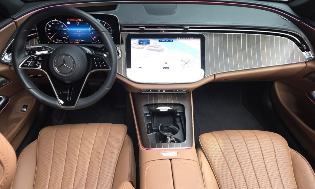 Mercedes-Benz E-Class E300 4MATIC Exclusive, 2024