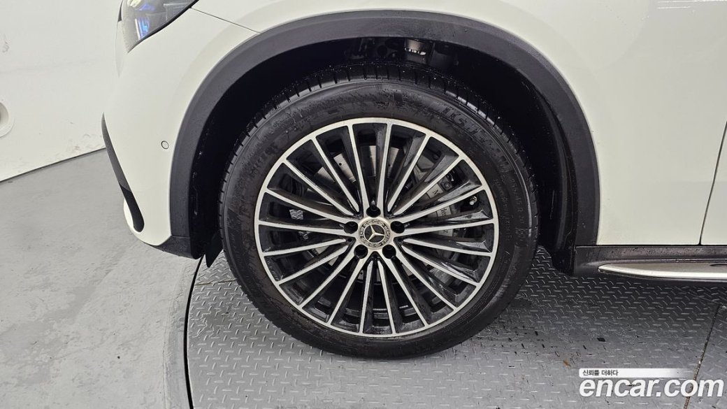 Mercedes-Benz GLC-Class GLC300 4MATIC AMG Line, 2025