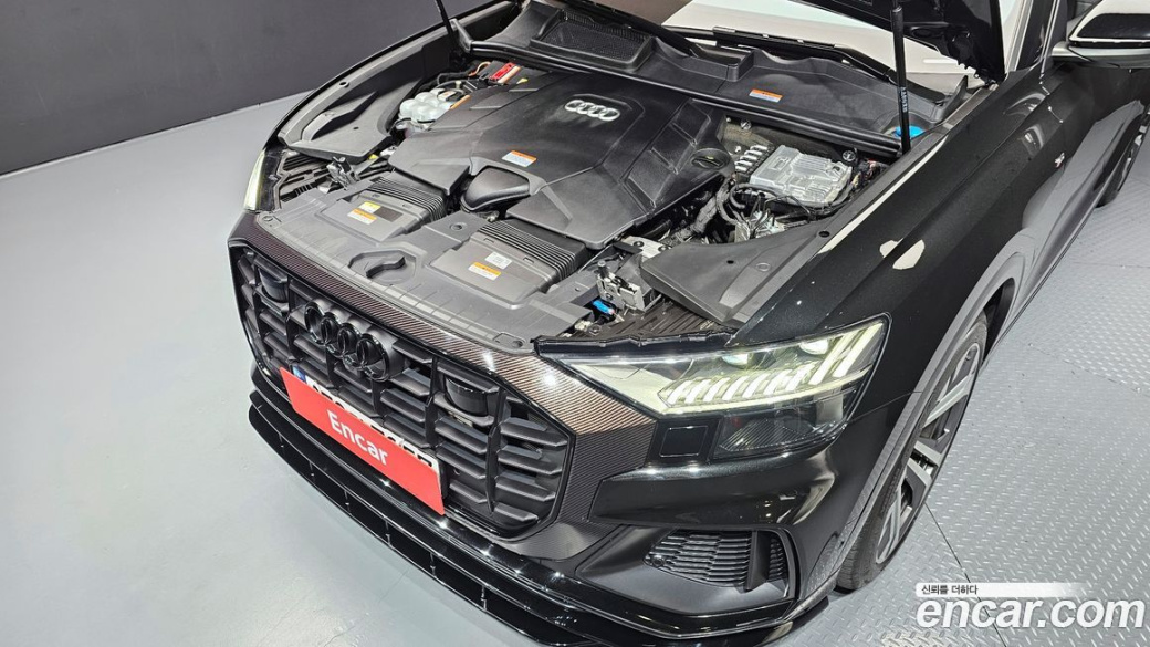 Audi Q8 55 TFSI Quattro Premium, 2023