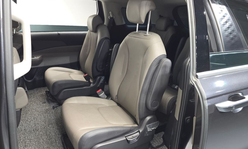 Kia Carnival 9-Seater Noblesse, 2024