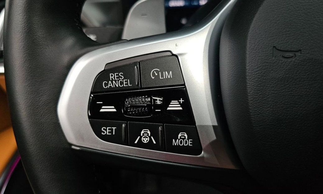 BMW 3-Series 320i M Sport, 2024