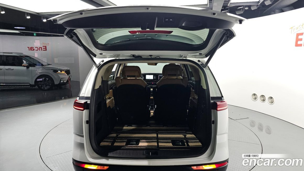 Kia Carnival 7-Seater Signature, 2022
