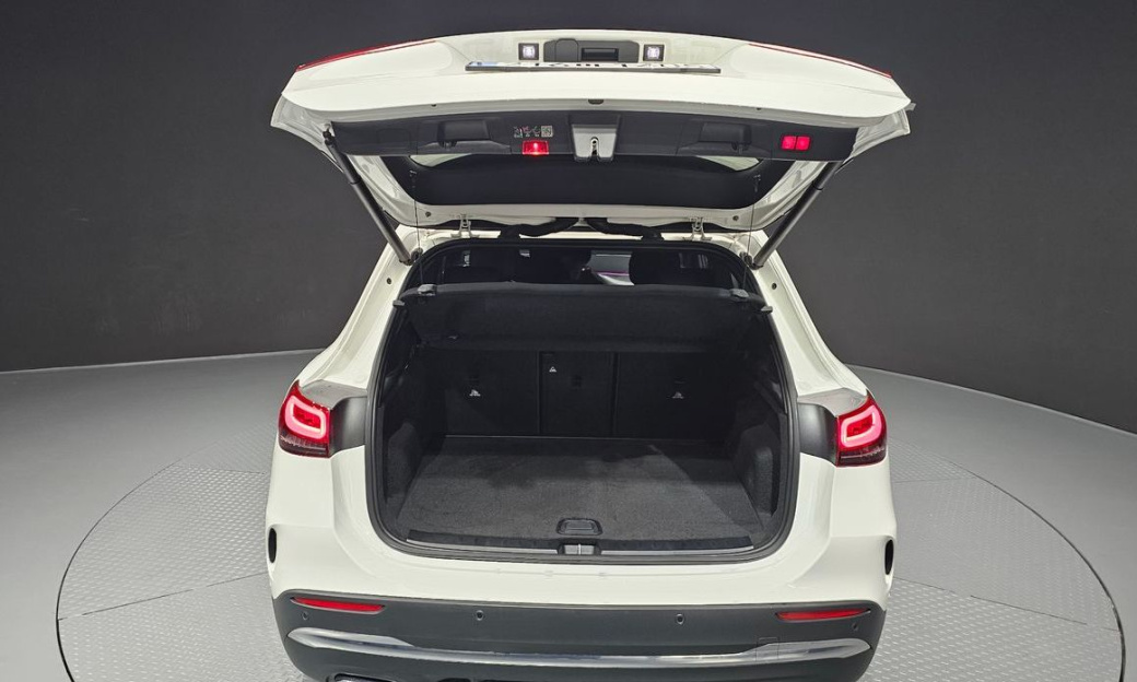 Mercedes-Benz GLA-Class GLA250 4MATIC, 2023
