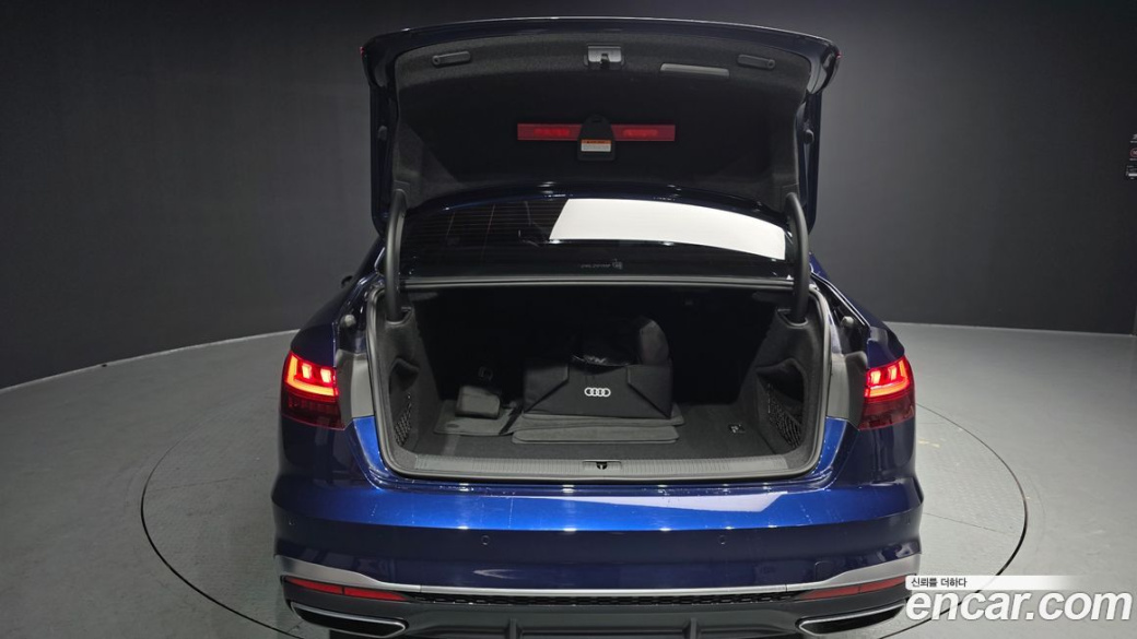 Audi A4 40 TFSI Premium, 2023