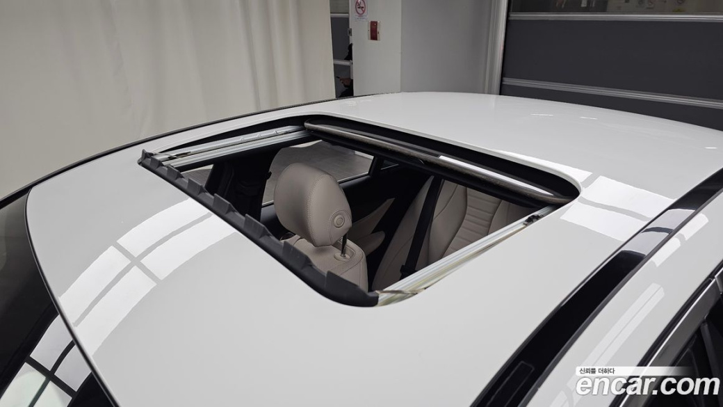 Mercedes-Benz E-Class E220d 4MATIC Exclusive, 2022