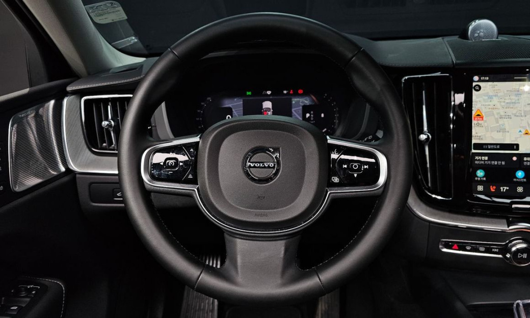 Volvo XC60 B6 Ultra Bright, 2025