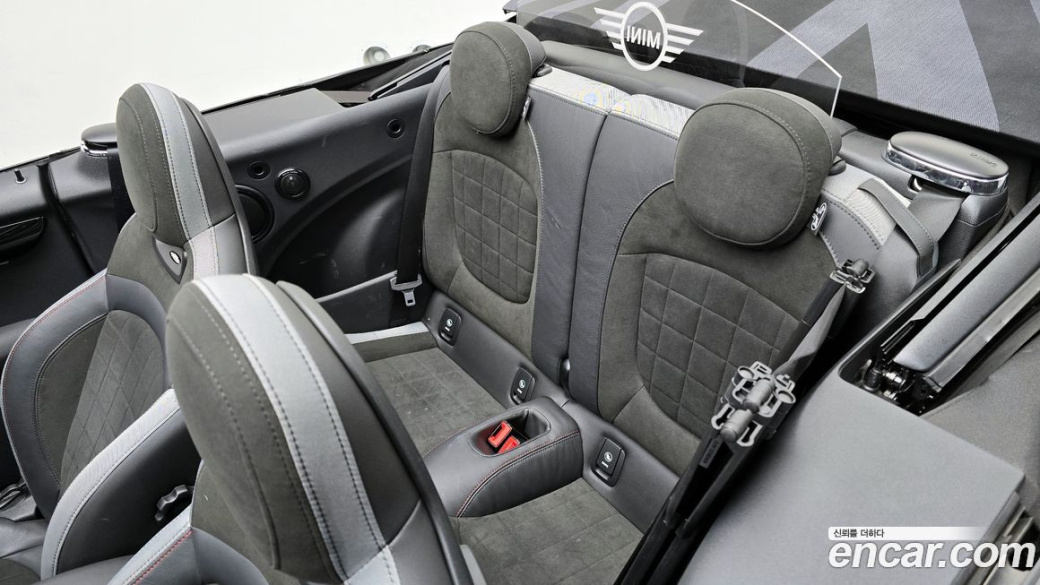 Mini Cooper Convertible JCW, 2024