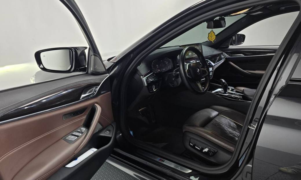 BMW 5-Series 530i M Sport Package, 2023