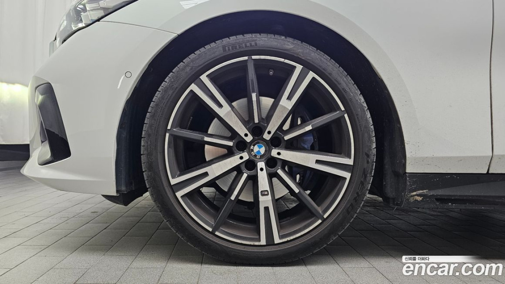 BMW 5-Series 530i xDrive M Sport, 2024