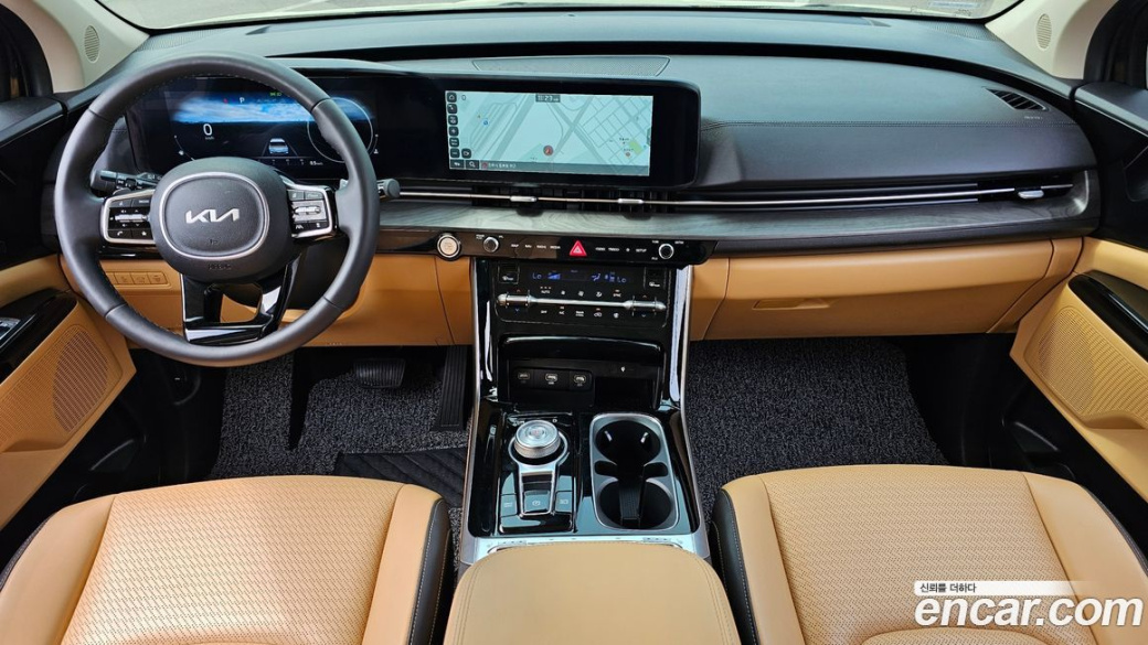 Kia Carnival 9-Seater Signature, 2023
