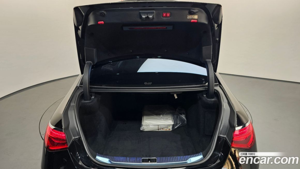 Mercedes-Benz S-Class Maybach S580 4MATIC, 2023