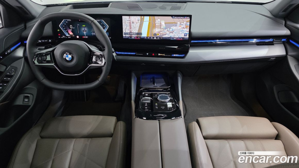 BMW 5-Series 520i, 2024