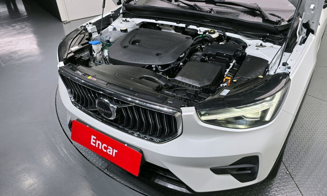 Volvo XC40 B4 Ultra Bright, 2025