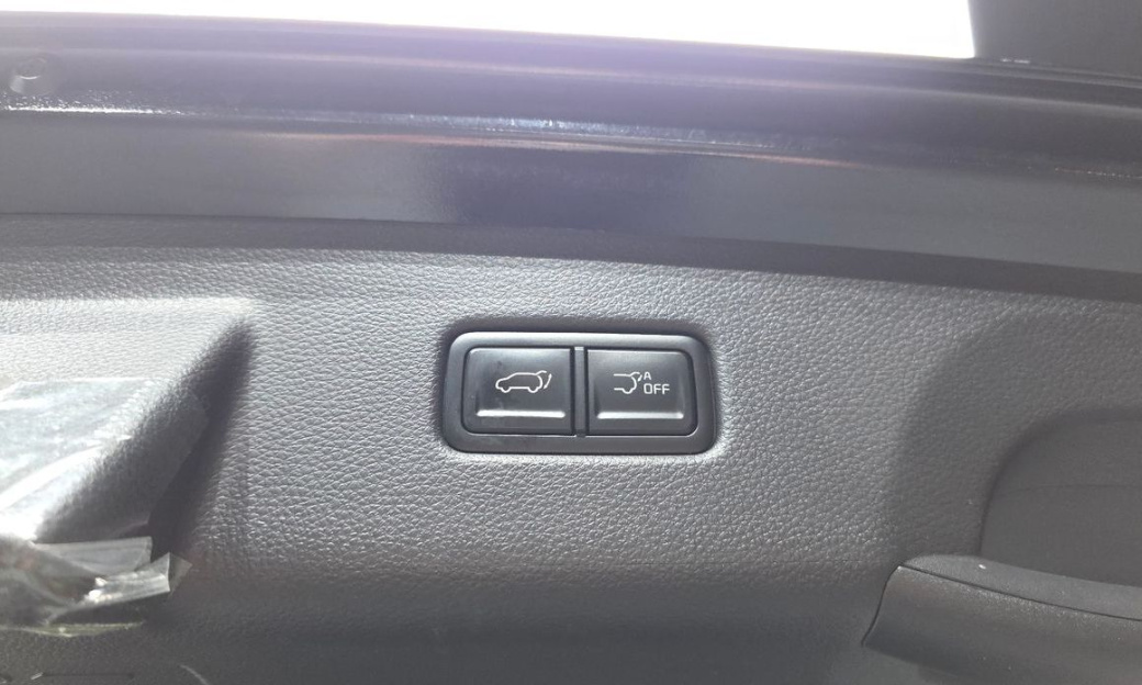 Kia Carnival 7-Seater Outdoor, 2025