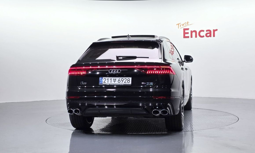 Audi Q8 55 TFSI Quattro Premium, 2023