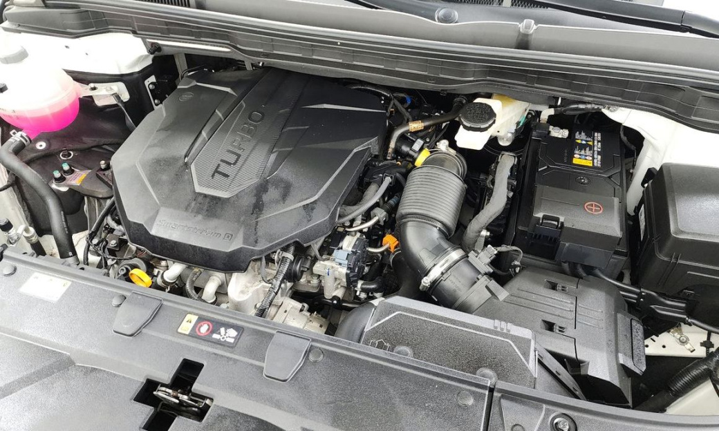 Kia Carnival 9-Seater Signature, 2025