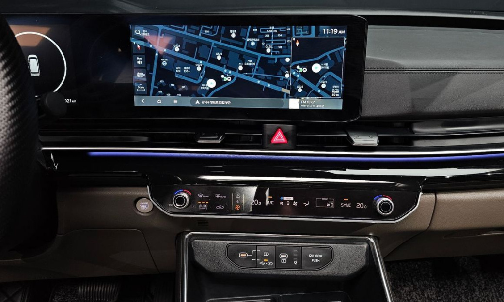 Kia Carnival 9-Seater Gravity, 2025