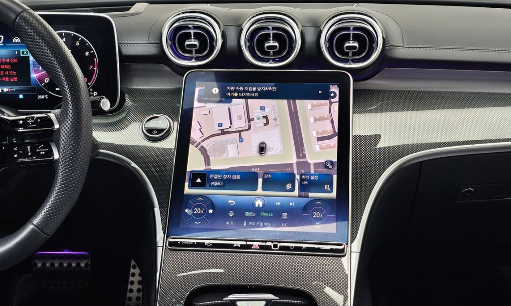 Mercedes-Benz C-Class C300 4MATIC AMG Line, 2024