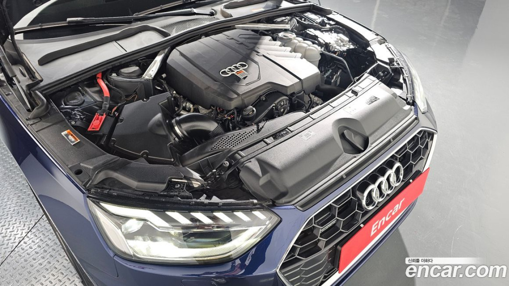 Audi A4 45 TFSI Quattro Premium, 2023