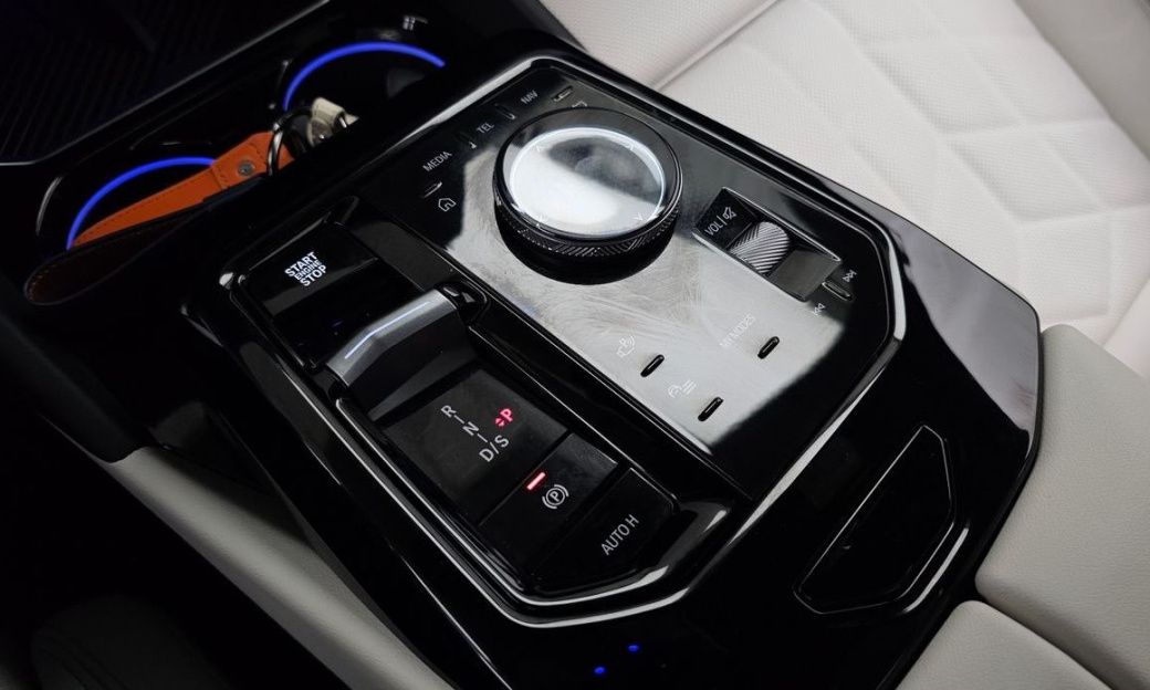BMW 5-Series 520i M Sport, 2025