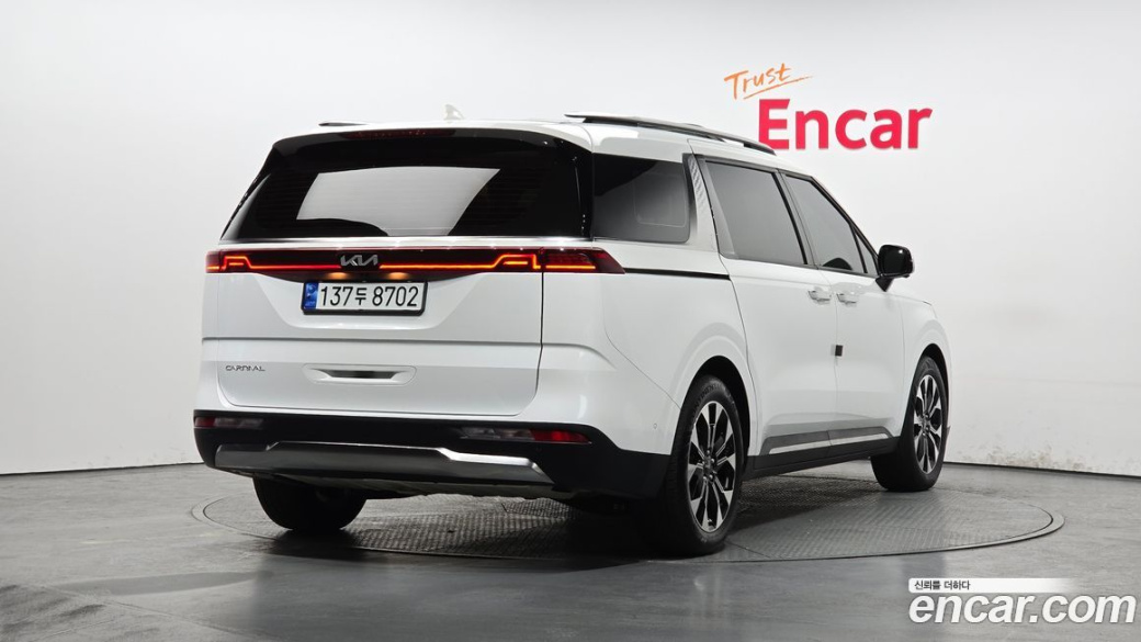 Kia Carnival 9-Seater Signature, 2023
