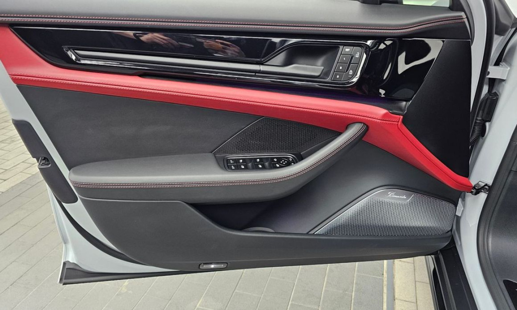 Porsche Panamera 4.0 GTS, 2025