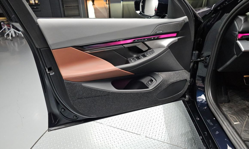 BMW 5-Series 530i xDrive M Sport, 2025