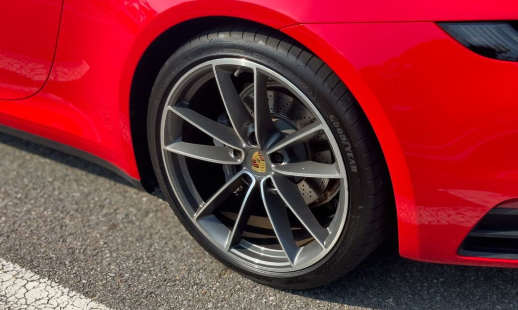 Porsche 911 Carrera Cabriolet, 2023