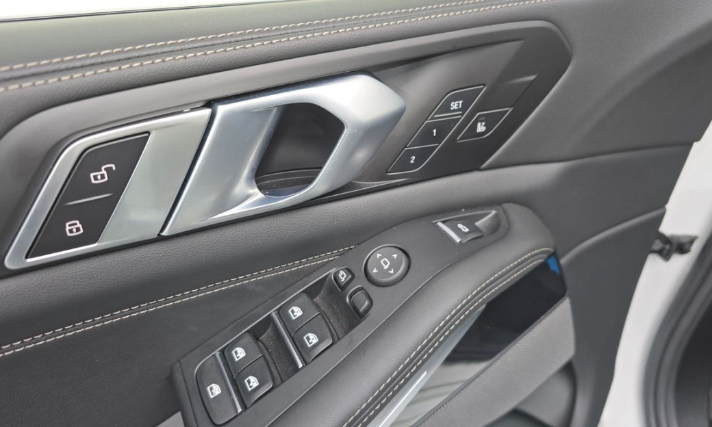 BMW X5 xDrive 40i M Sport, 2025