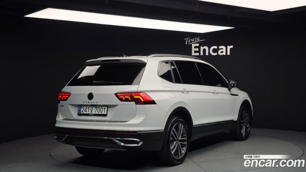 Volkswagen Tiguan 2.0 TSI Prestige, 2023