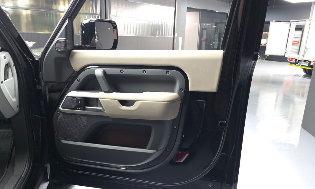 Land Rover Defender 90 D250 XS Edition, 2024