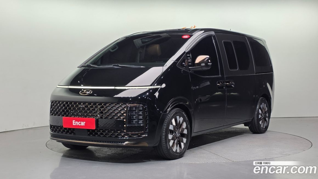 Hyundai Staria Lounge 9-Seater, 2022