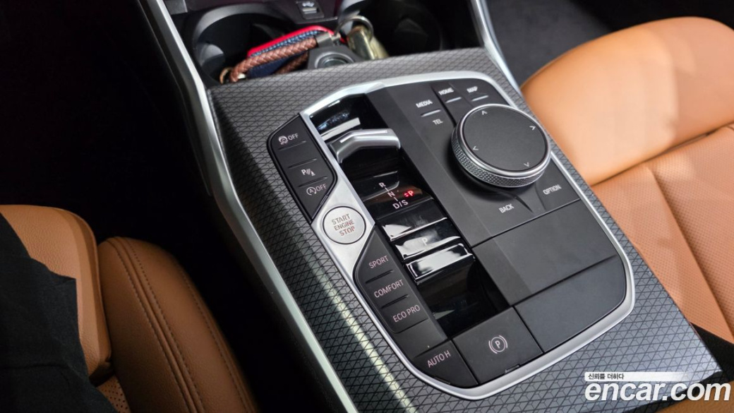 BMW 3-Series 320i Touring M Sports, 2023