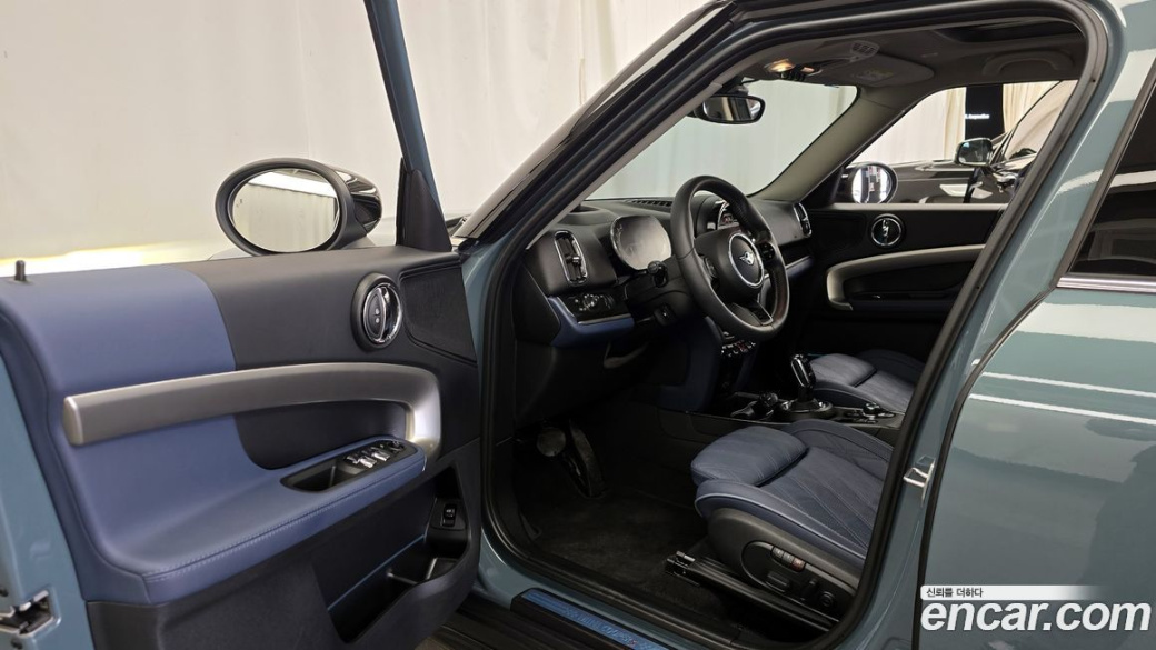 Mini Countryman ALL4 Classic Launch Pack, 2023