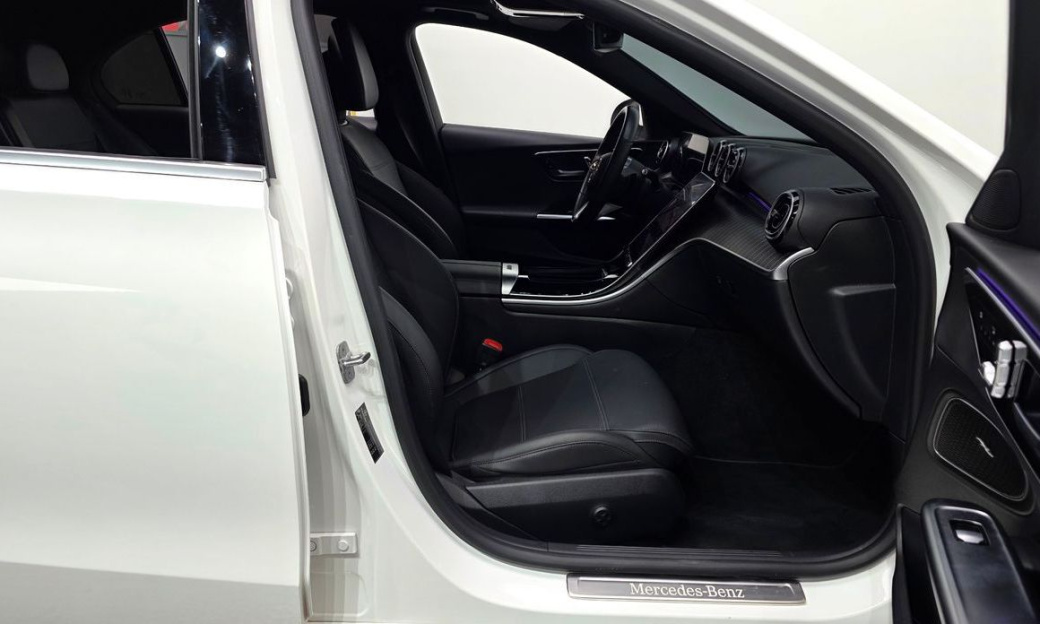 Mercedes-Benz C-Class C300 4MATIC Avantgarde, 2024