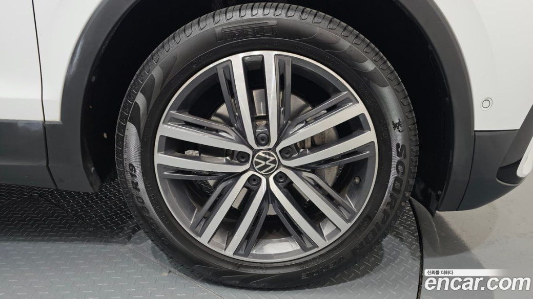 Volkswagen Tiguan 2.0 TSI Prestige, 2024