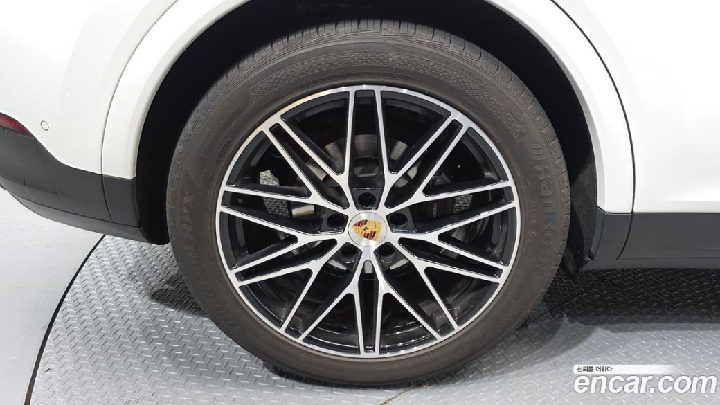 Porsche Cayenne 3.0, 2024