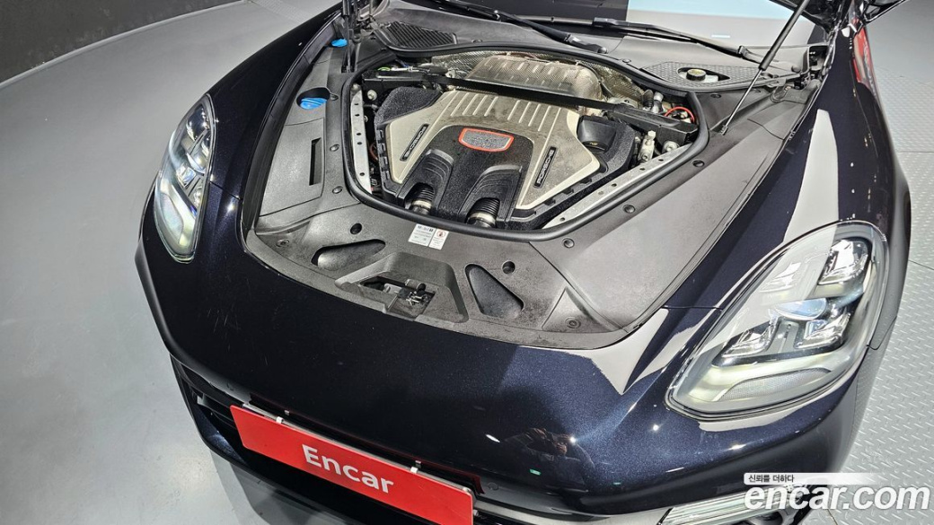 Porsche Panamera 4.0 Turbo S, 2021
