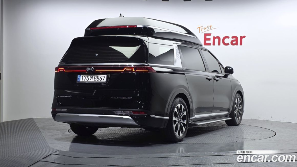 Kia Carnival 9-Seater Hi-Limousine, 2021