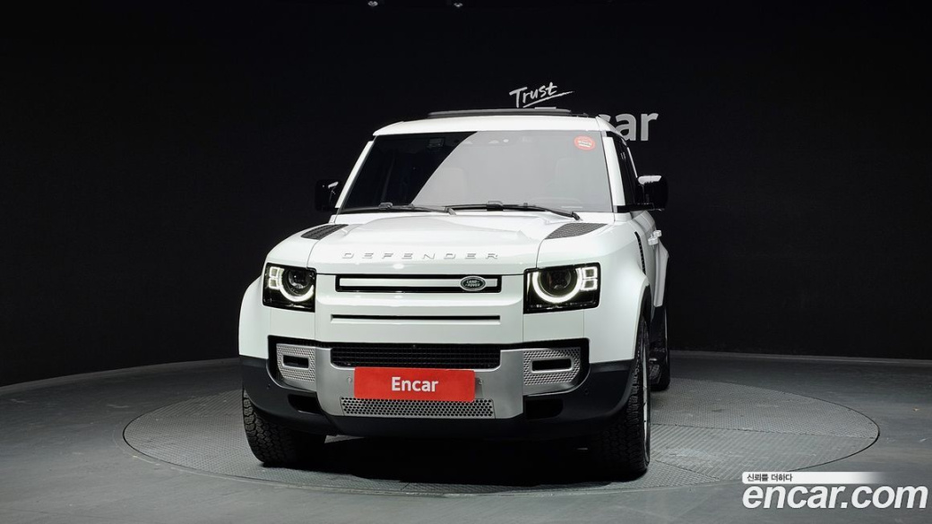 Land Rover Defender 110 D250 SE, 2024