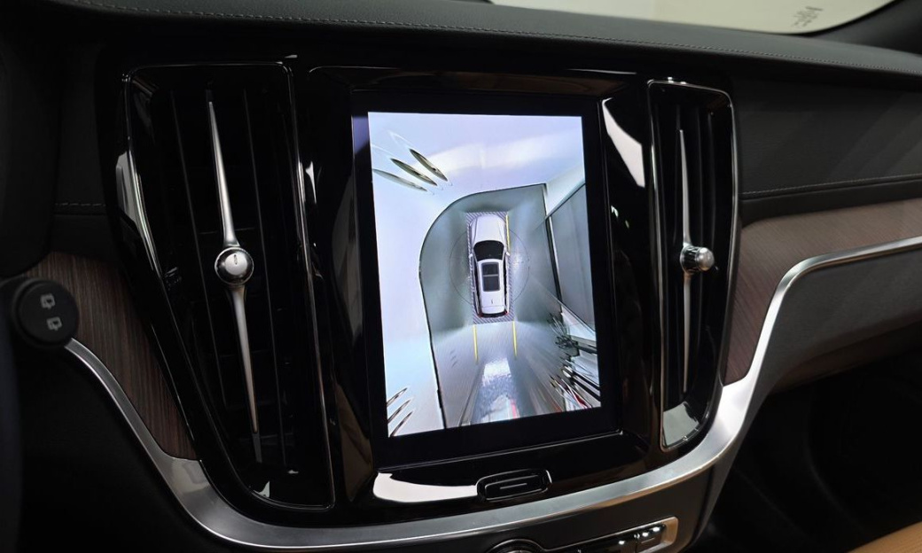 Volvo V60 B5 Ultimate AWD, 2023