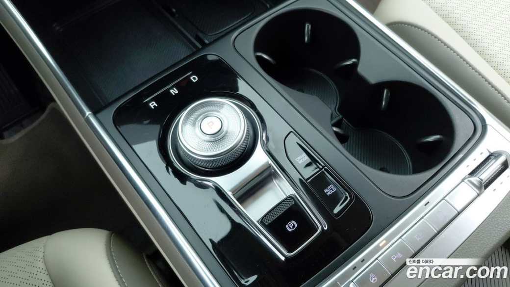 Kia Carnival 7-Seater Gravity, 2025