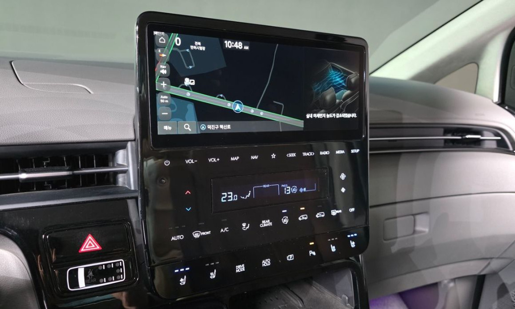 Hyundai Staria Lounge 9-Seater, 2023
