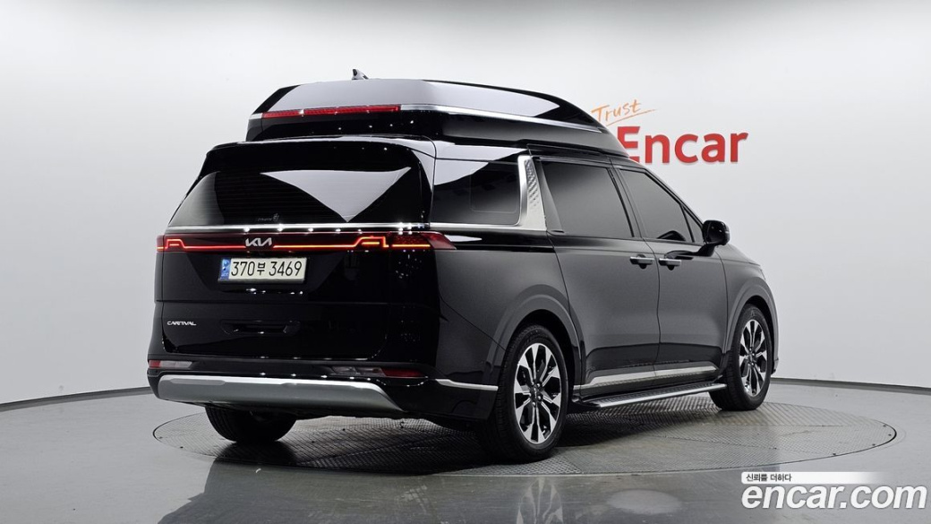 Kia Carnival 9-Seater Hi-Limousine, 2022