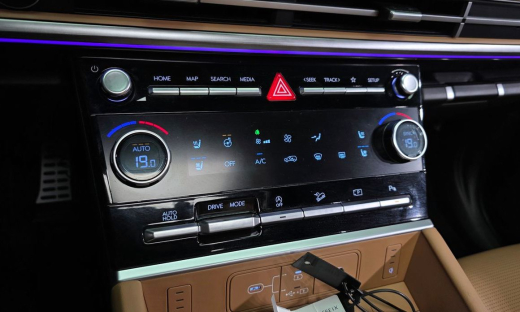 Hyundai Santafe Gasoline 2.5T 2WD, 2025