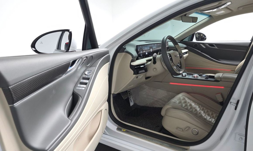 Genesis G80 Gasoline 2.5 Turbo AWD, 2025